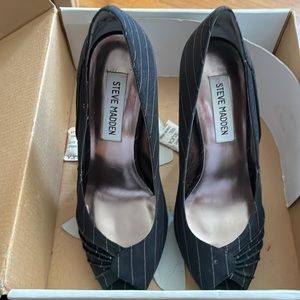 Steve Madden Pinstripe heels